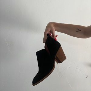 jeffrey campbell Rosalee suede ankle boot/heel